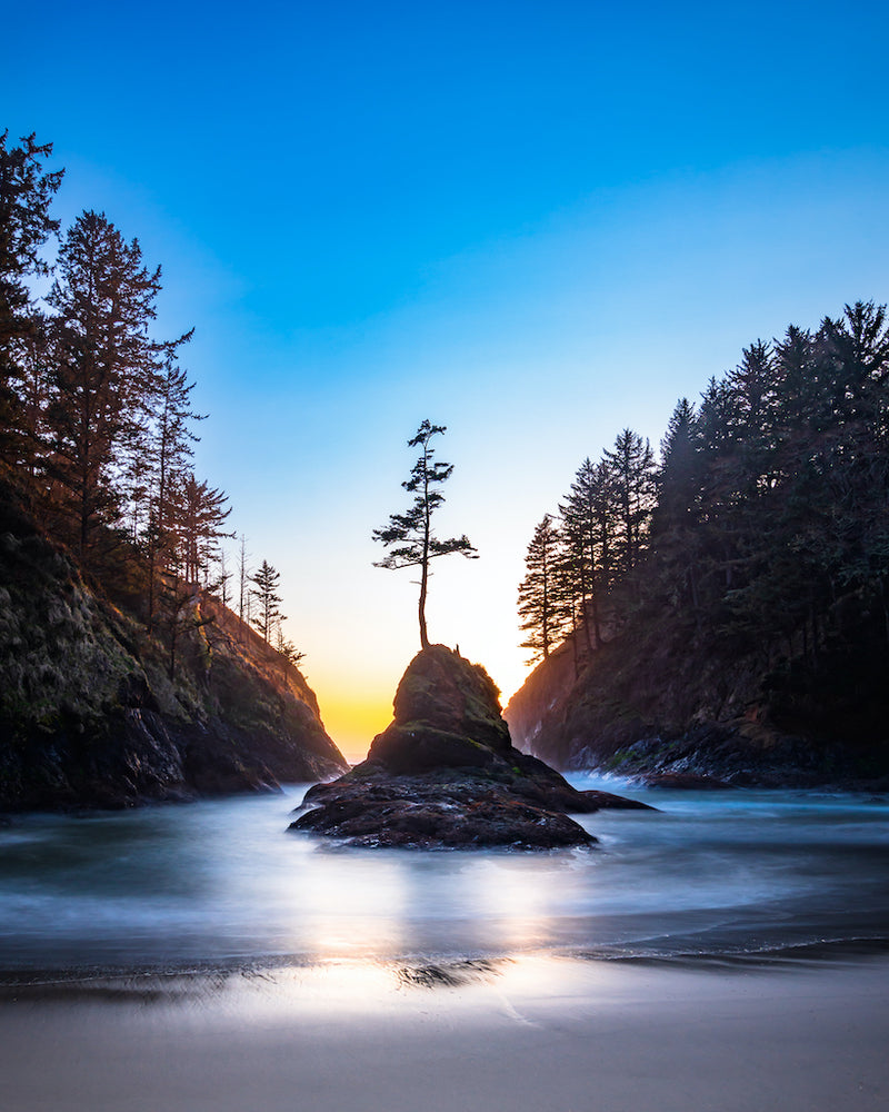 Deadsmans Cove in Cape Disappointment Washington